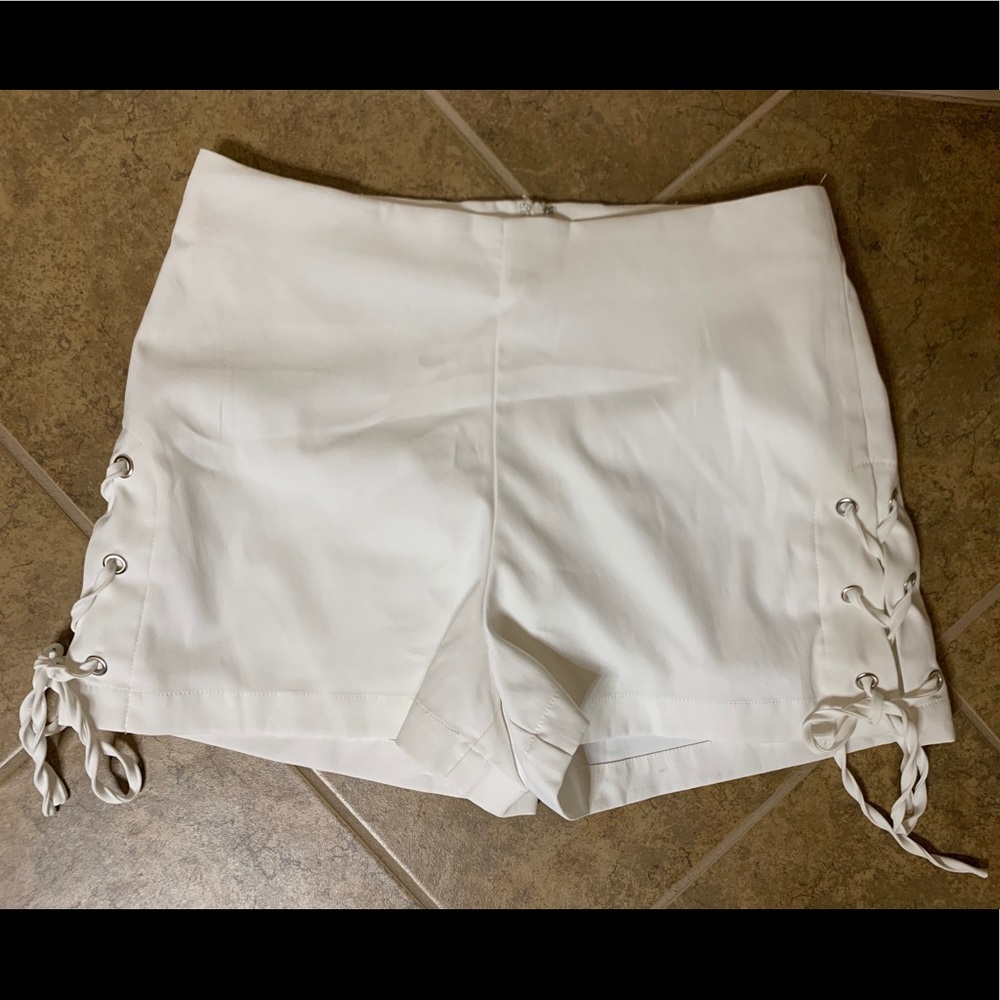 White lace up shorts